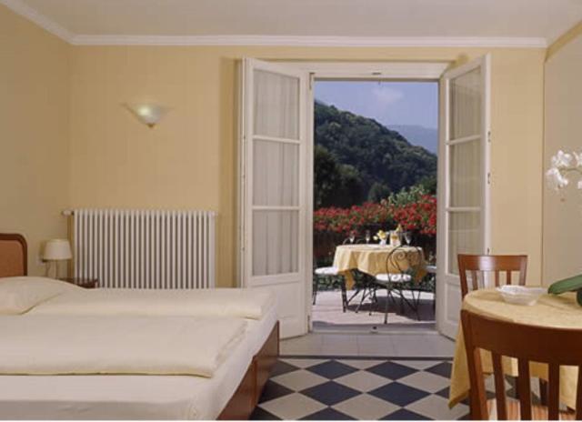 Hotel Villa Delle Palme Cannobio Bagian luar foto